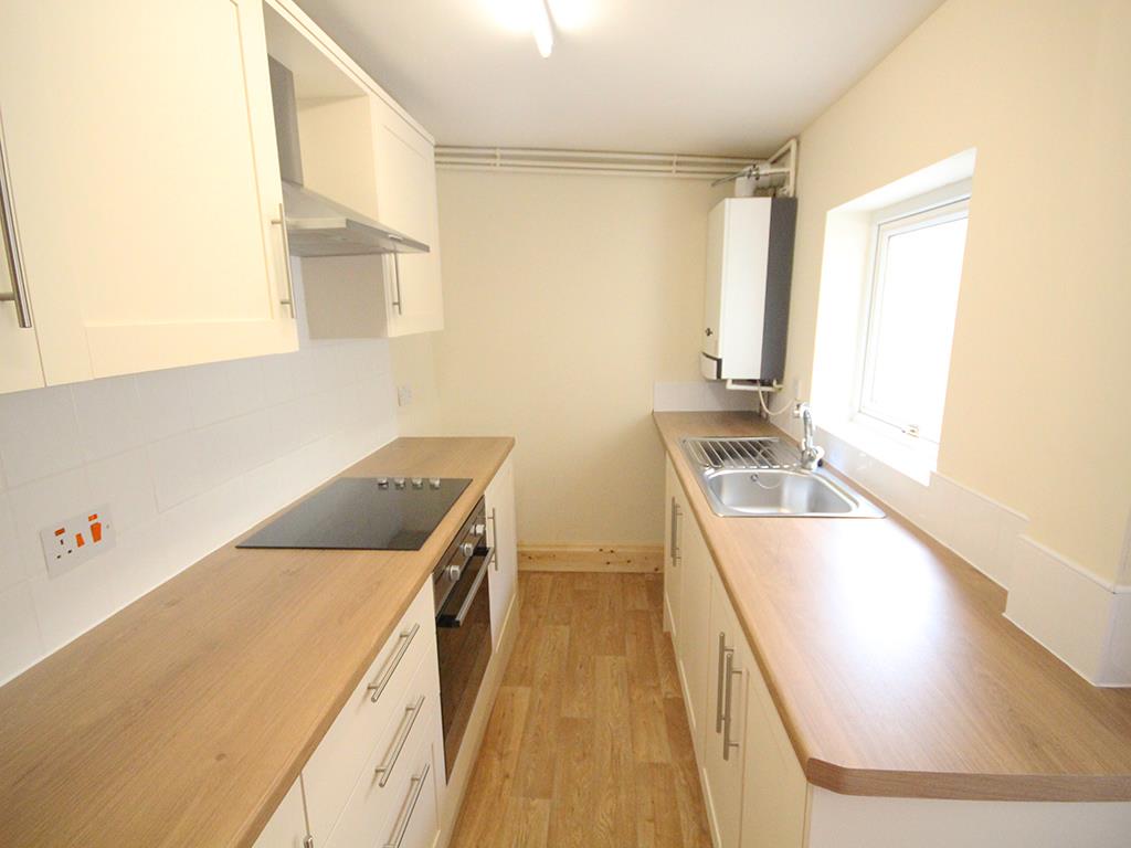 2 bedroom mid terrace house Let Agreed in Barnoldswick - 2016-04-06 09.01.31.jpg